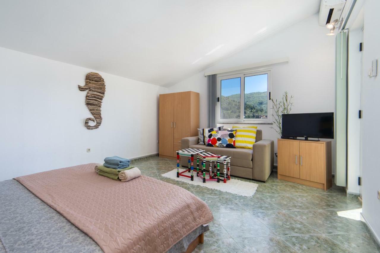 Apartments 7+ Blace Εξωτερικό φωτογραφία