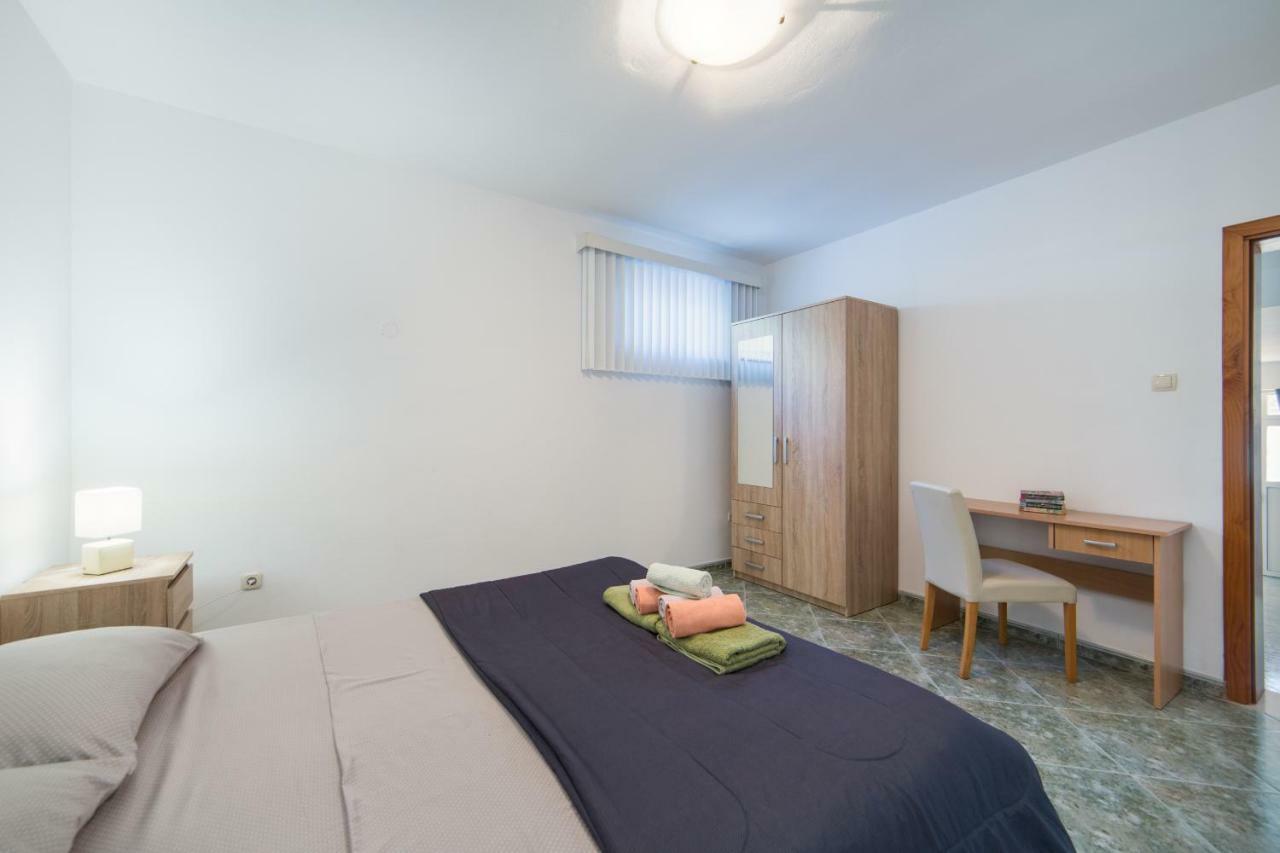 Apartments 7+ Blace Εξωτερικό φωτογραφία