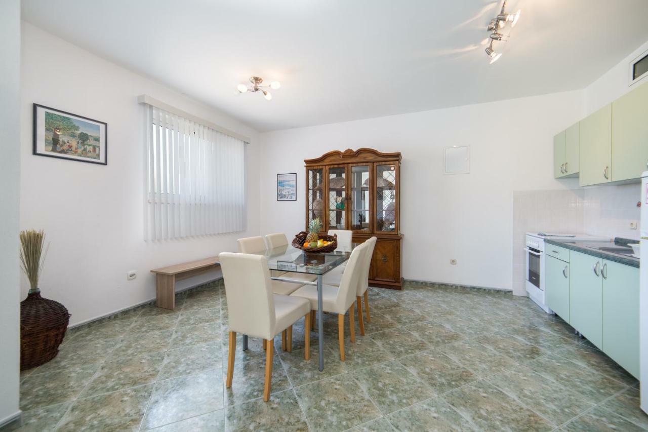 Apartments 7+ Blace Εξωτερικό φωτογραφία